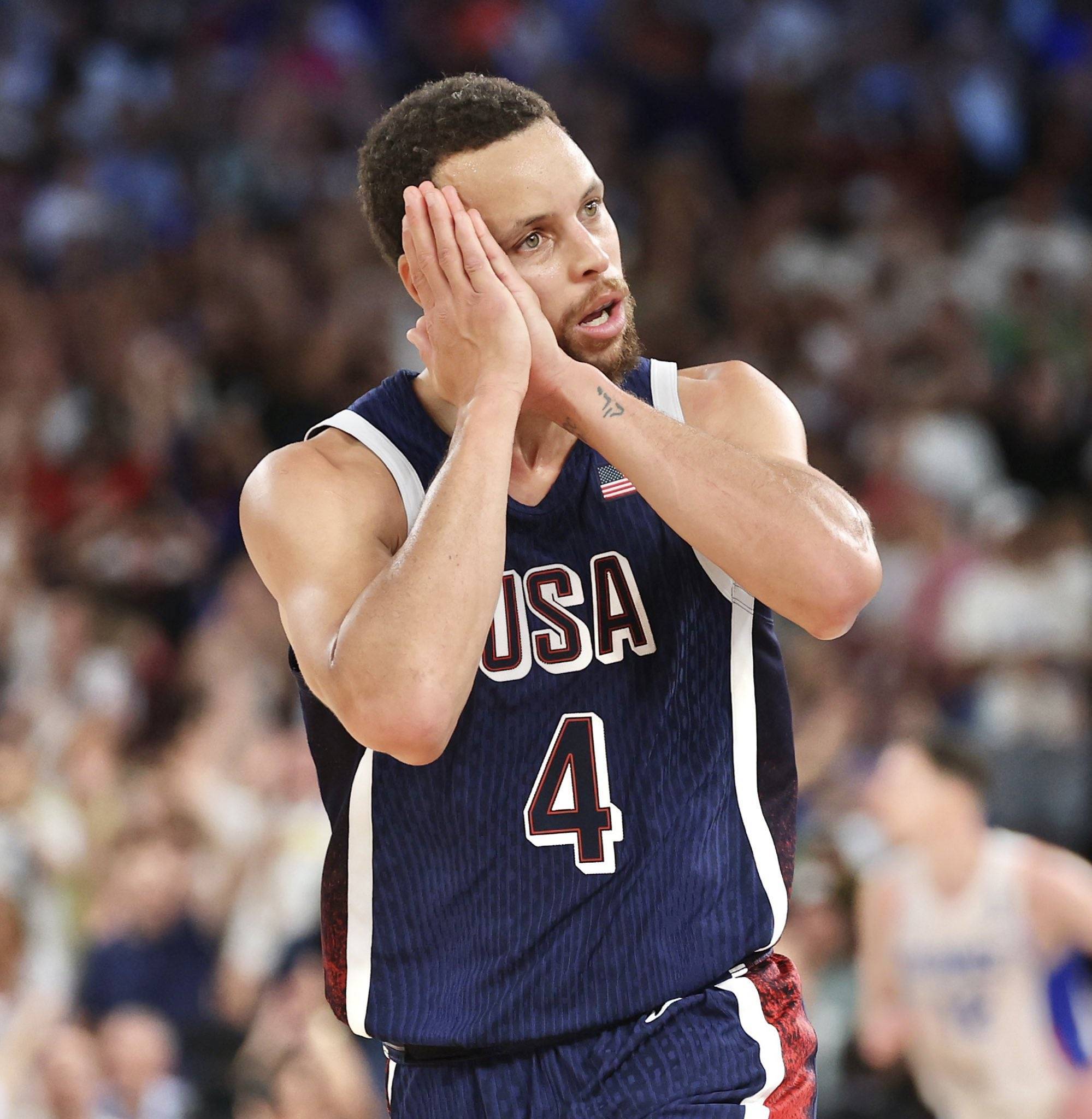 仅隔几米甚 仅隔几米甚