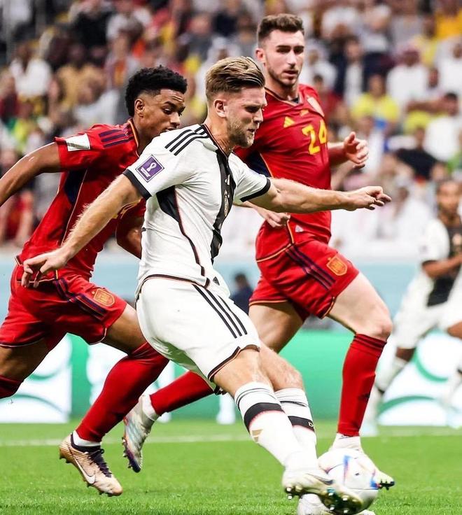 按压肋部通 按压肋部通